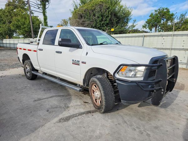 2016 RAM 2500 ST CREW CAB 4X4