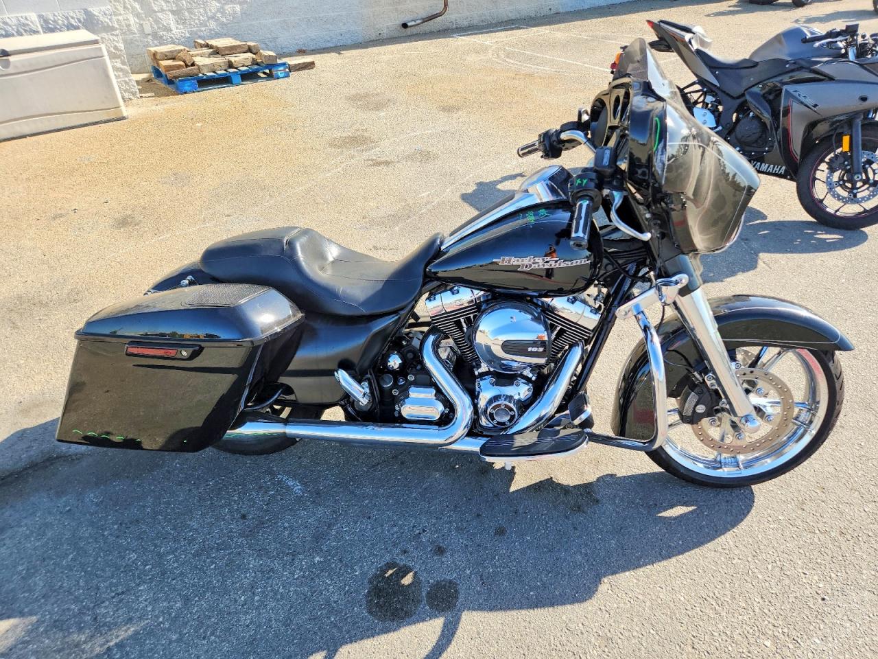 2015 HARLEY-DAVIDSON FL