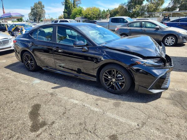 2025 TOYOTA CAMRY