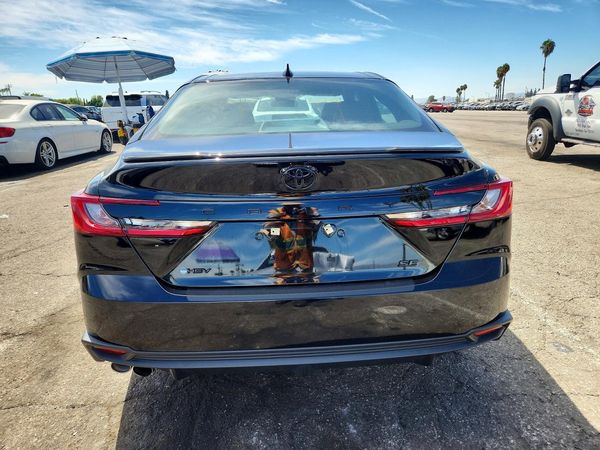 2025 TOYOTA CAMRY