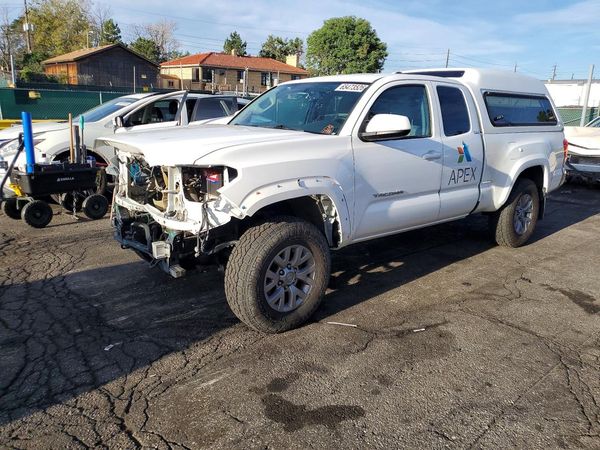 2017 TOYOTA TACOMA