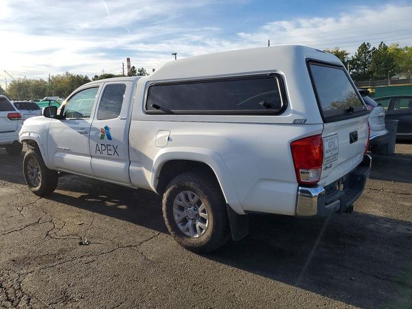 2017 TOYOTA TACOMA