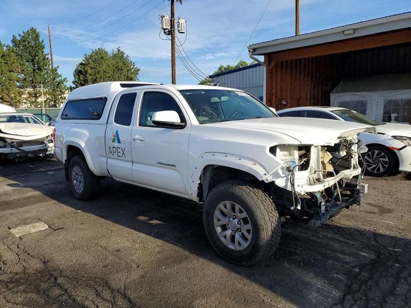 2017 TOYOTA TACOMA