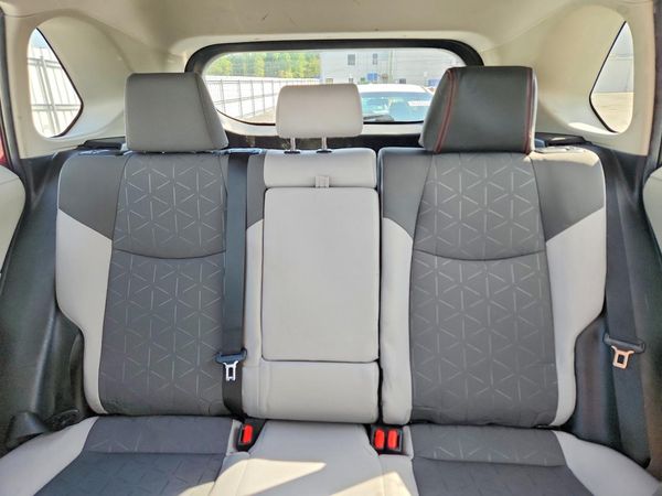 2020 TOYOTA RAV4 XLE HV