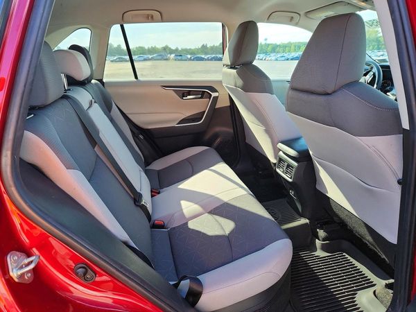 2020 TOYOTA RAV4 XLE HV