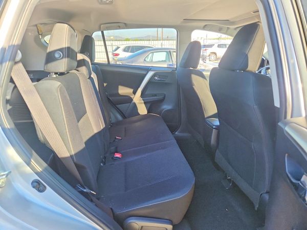 2015 TOYOTA RAV4 XLE (M Grade)