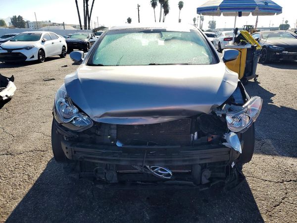 2013 HYUNDAI ELANTRA