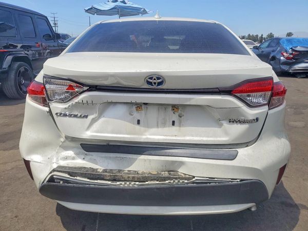 2021 TOYOTA COROLLA