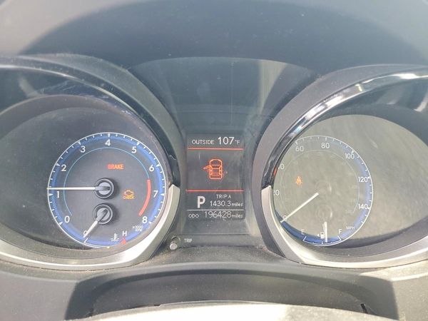 2015 TOYOTA COROLLA