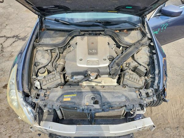 2012 INFINITI G25 — Engine bay