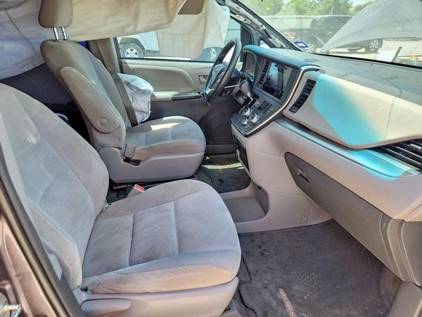 2015 TOYOTA SIENNA