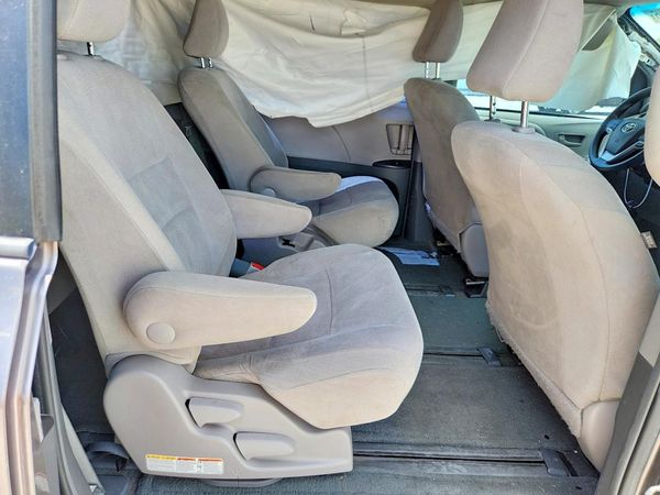 2015 TOYOTA SIENNA
