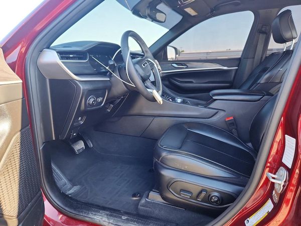 2024 JEEP GRAND CHEROKEE