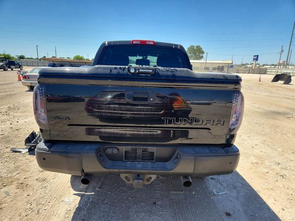 2017 TOYOTA TUNDRA