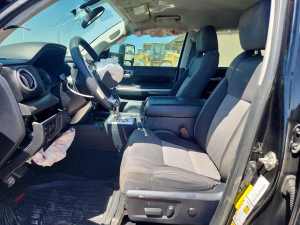 2017 TOYOTA TUNDRA