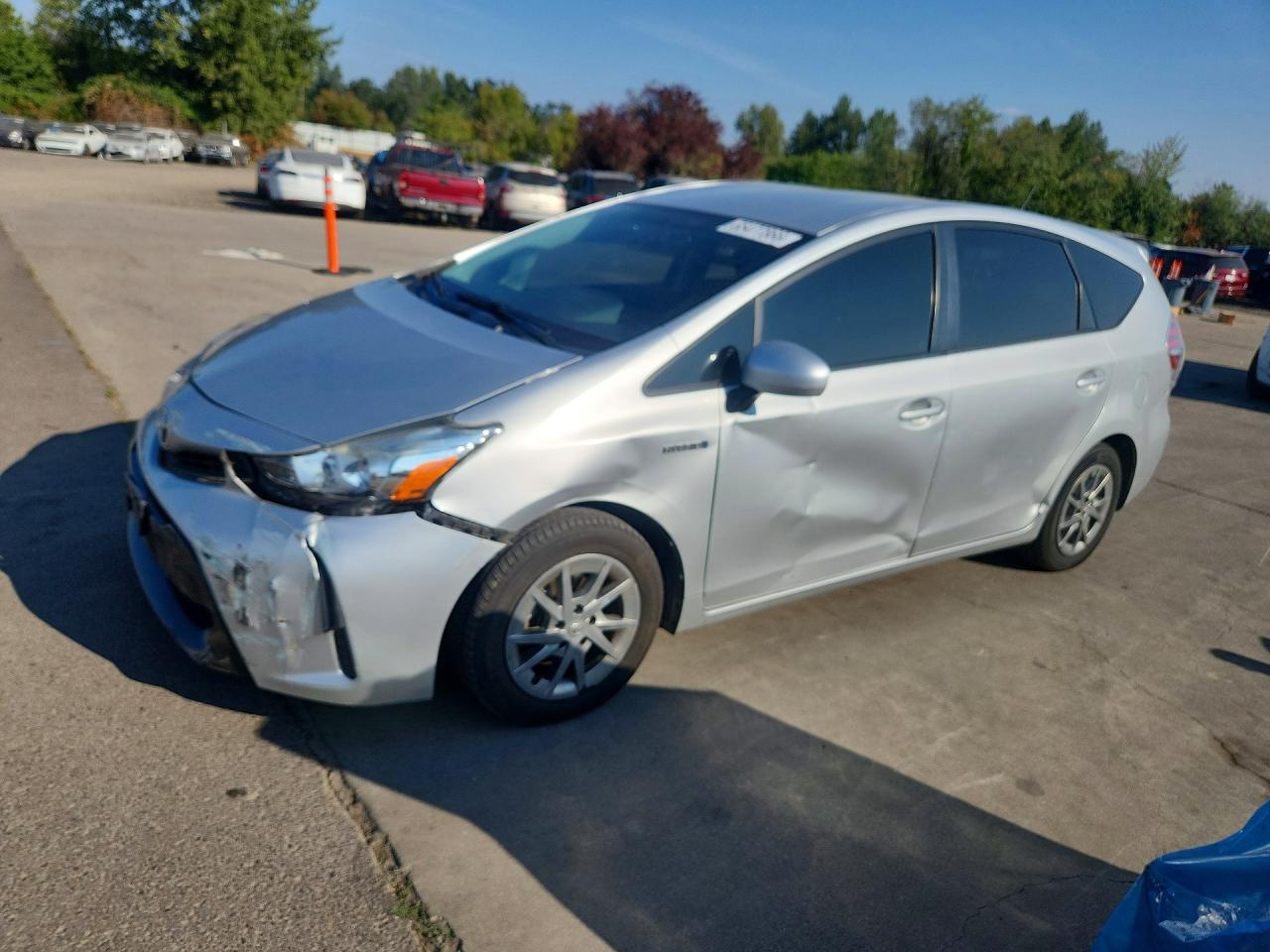 2015 TOYOTA PRIUS V TW — Front 3/4