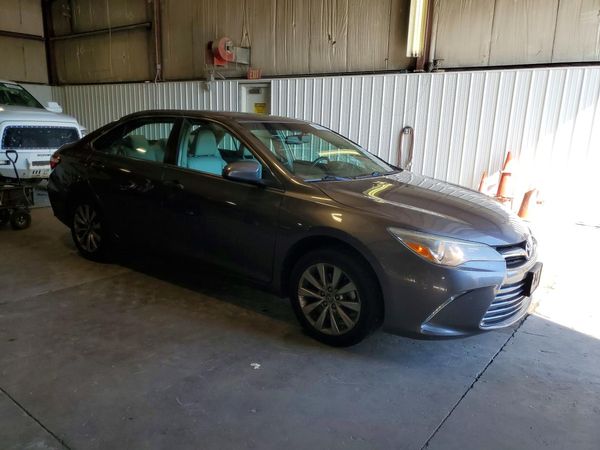 2017 TOYOTA CAMRY LE/SE/XLE/XSE — Passenger 3/4