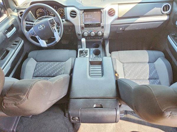 2021 TOYOTA TUNDRA SR5 grade