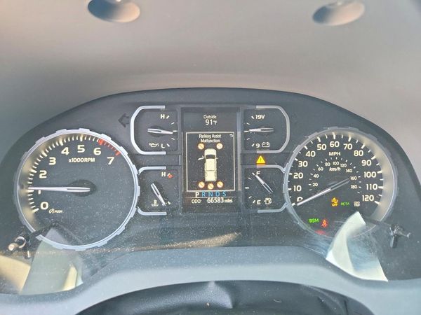 2021 TOYOTA TUNDRA SR5 grade