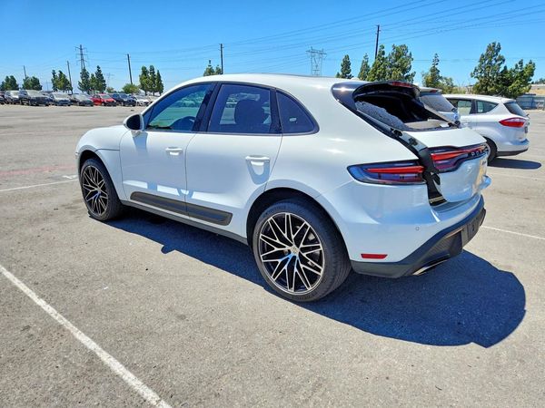 2023 PORSCHE MACAN