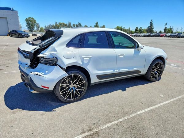 2023 PORSCHE MACAN