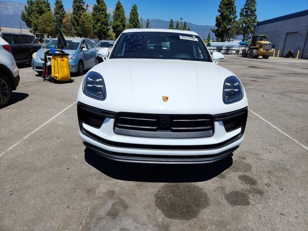2023 PORSCHE MACAN
