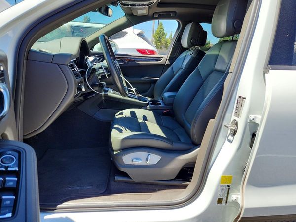 2023 PORSCHE MACAN