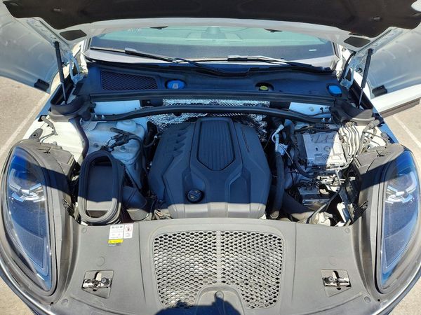 2023 PORSCHE MACAN