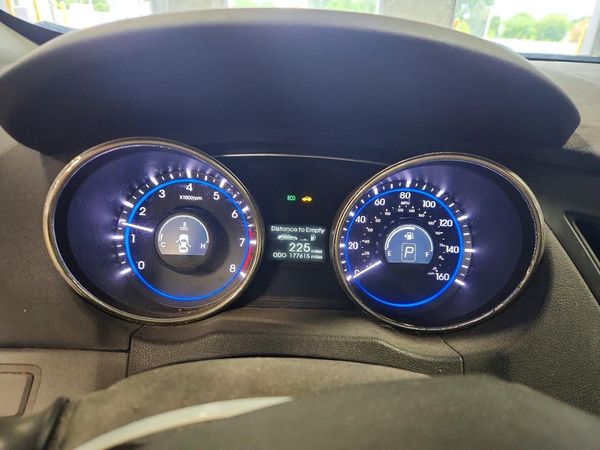 2012 HYUNDAI SONATA Middle-low level