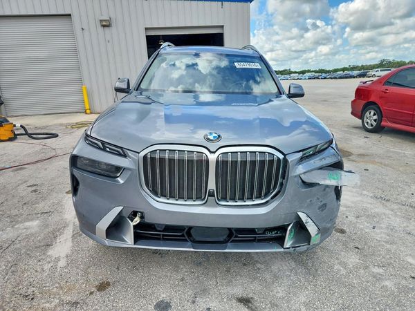 2025 BMW X7