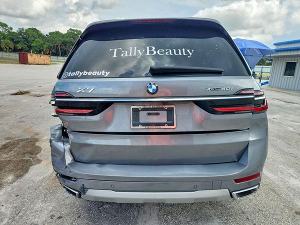 2025 BMW X7