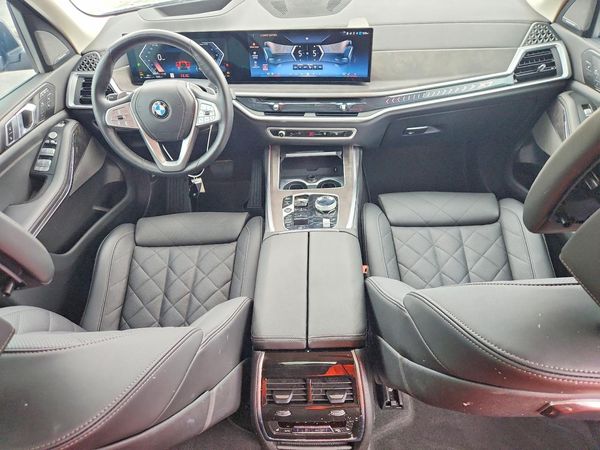 2025 BMW X7