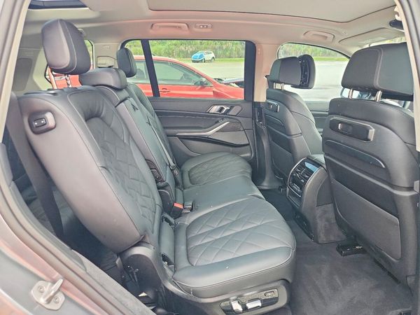 2025 BMW X7
