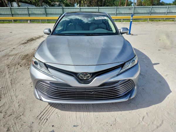 2020 TOYOTA CAMRY XLE
