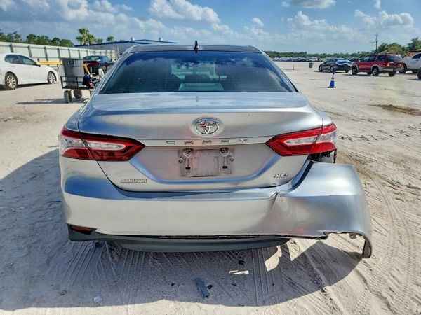 2020 TOYOTA CAMRY XLE