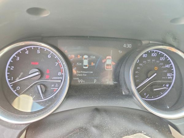 2020 TOYOTA CAMRY XLE