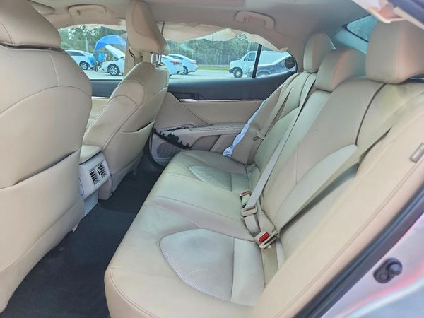 2020 TOYOTA CAMRY XLE