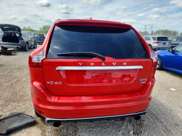 2015 VOLVO XC60