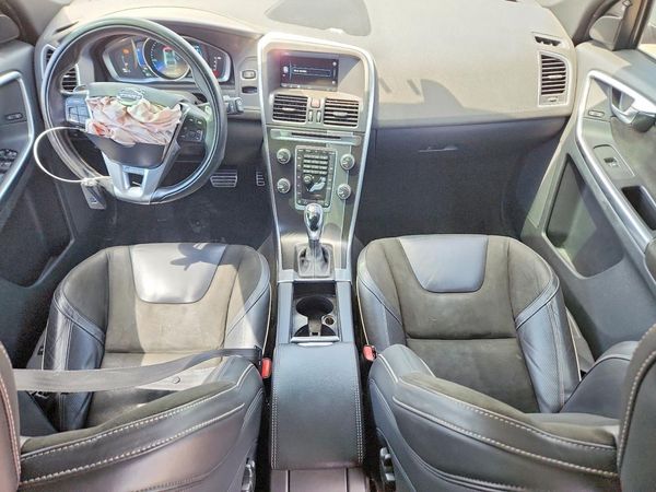 2015 VOLVO XC60