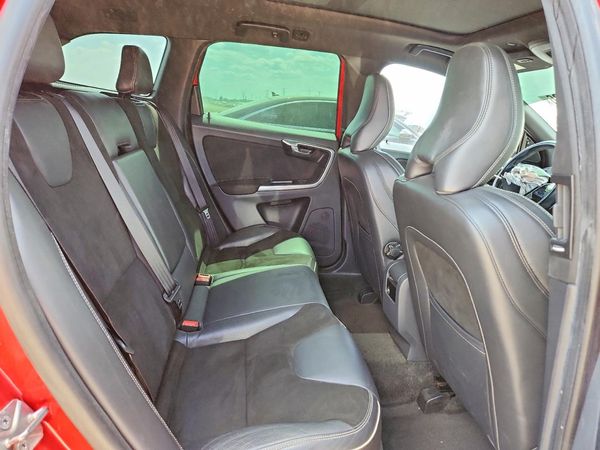 2015 VOLVO XC60