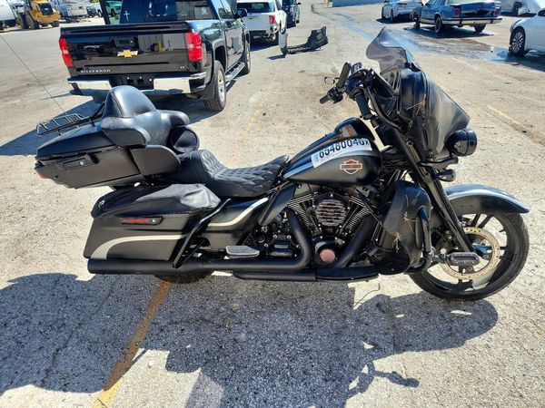 2015 HARLEY-DAVIDSON FLHTCU
