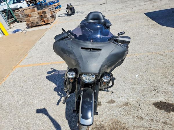 2015 HARLEY-DAVIDSON FLHTCU