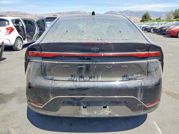 2024 TOYOTA PRIUS