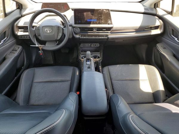 2024 TOYOTA PRIUS