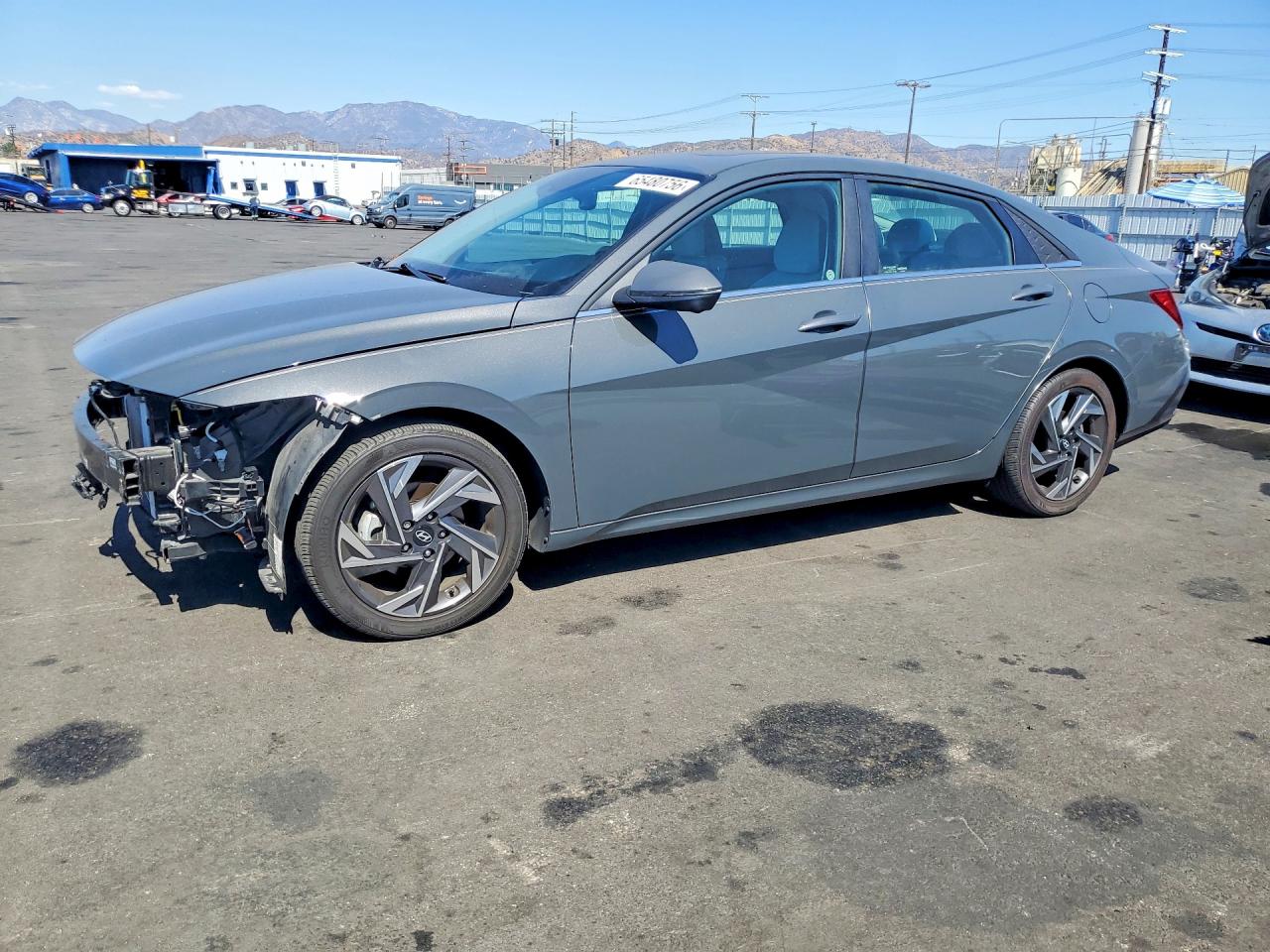 2024 HYUNDAI ELANTRA