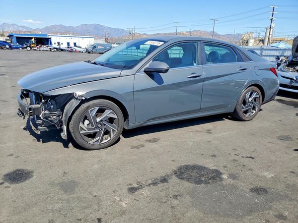 2024 HYUNDAI ELANTRA