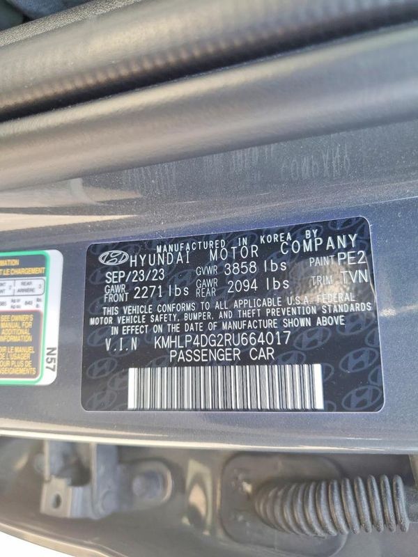 2024 HYUNDAI ELANTRA