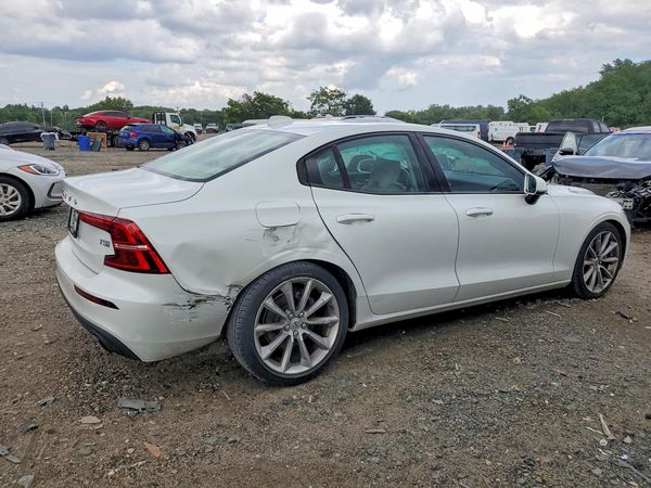 2019 VOLVO S60