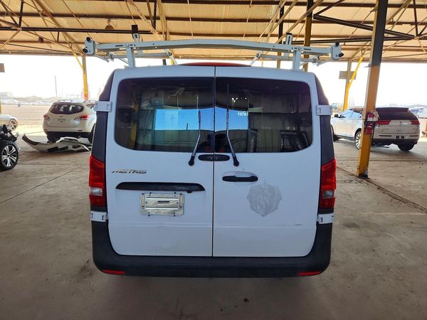 2016 MERCEDES-BENZ METRIS