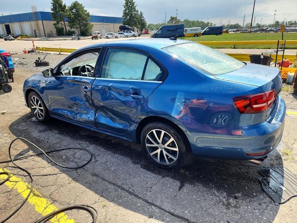 2017 VOLKSWAGEN JETTA SE